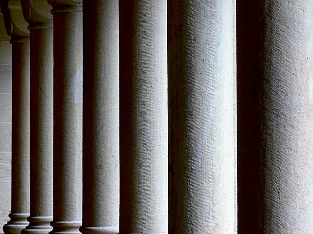 baldiri : stanford columns : BALDIRI07052201.jpg